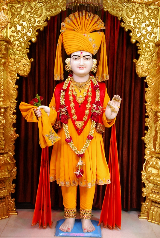 SMVS Swaminarayan Mandir - Daily Darshan - Vasna - October 01, 2015