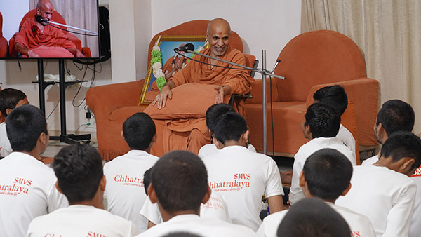 Chhatralaya Mukto Divya Labha | Swaminarayan Dham, Gandhinagar, India | HDH Swamishri Vicharan | 15 Sep, 2024