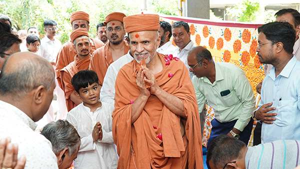 Naroda, Ahamedabad, India | HDH Swamishri Vicharan | 25 Sep, 2024