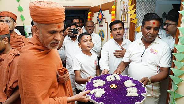 Ghanshyamnagar, Ahamedabad, India | HDH Swamishri Vicharan | 26 Sep, 2024