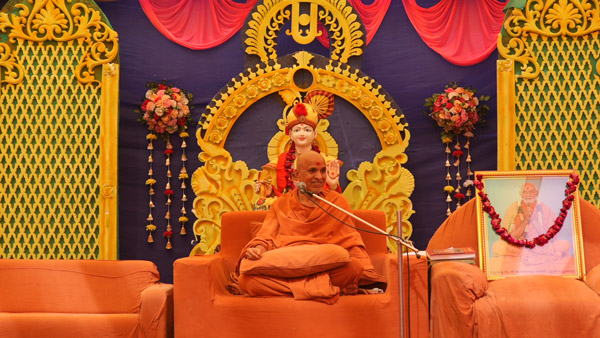 Nutan Varsh Ashirwad Sabha | Godhar, Mahisagar, India | HDH Swamishri Vicharan | 02 Nov, 2024