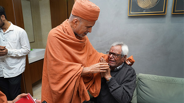 Satelite, Ahmedabad, India | HDH Swamishri Vicharan | 11 Jan, 2025