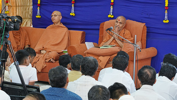 Mumbai, India | HDH Swamishri Vicharan | 12 Jan, 2025